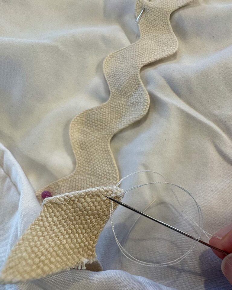 DIY Bedding Sewing Hack: Transform Plain Sheets with Ric Rac Trim